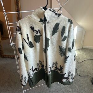 Vintage Men's White and Green Patterned Sweatshirt